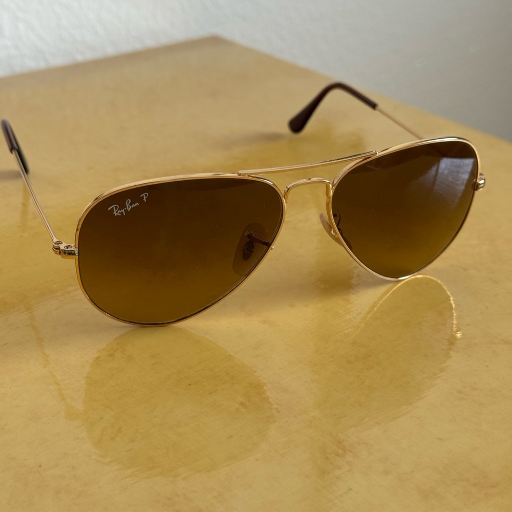 Ray-Ban Gold Aviator Sunglasses Classic Design